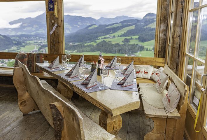 Celebrations and hut evenings on the Obergaisberg